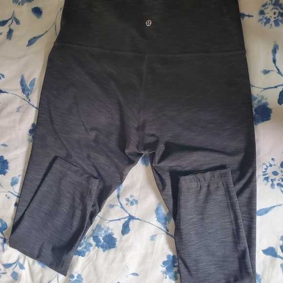 Lululemon Wunder Under Leggings Size 12 ( Heather) - Picture 2 of 2